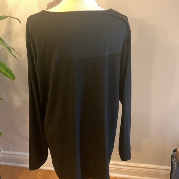 Nwot Long Black Short Sleeve Tee With White Cross And Heart - Picture 5 of 7